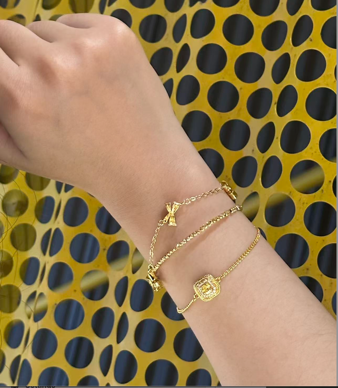 How to Stack Minimalist Bracelets for Chic, Modern Style