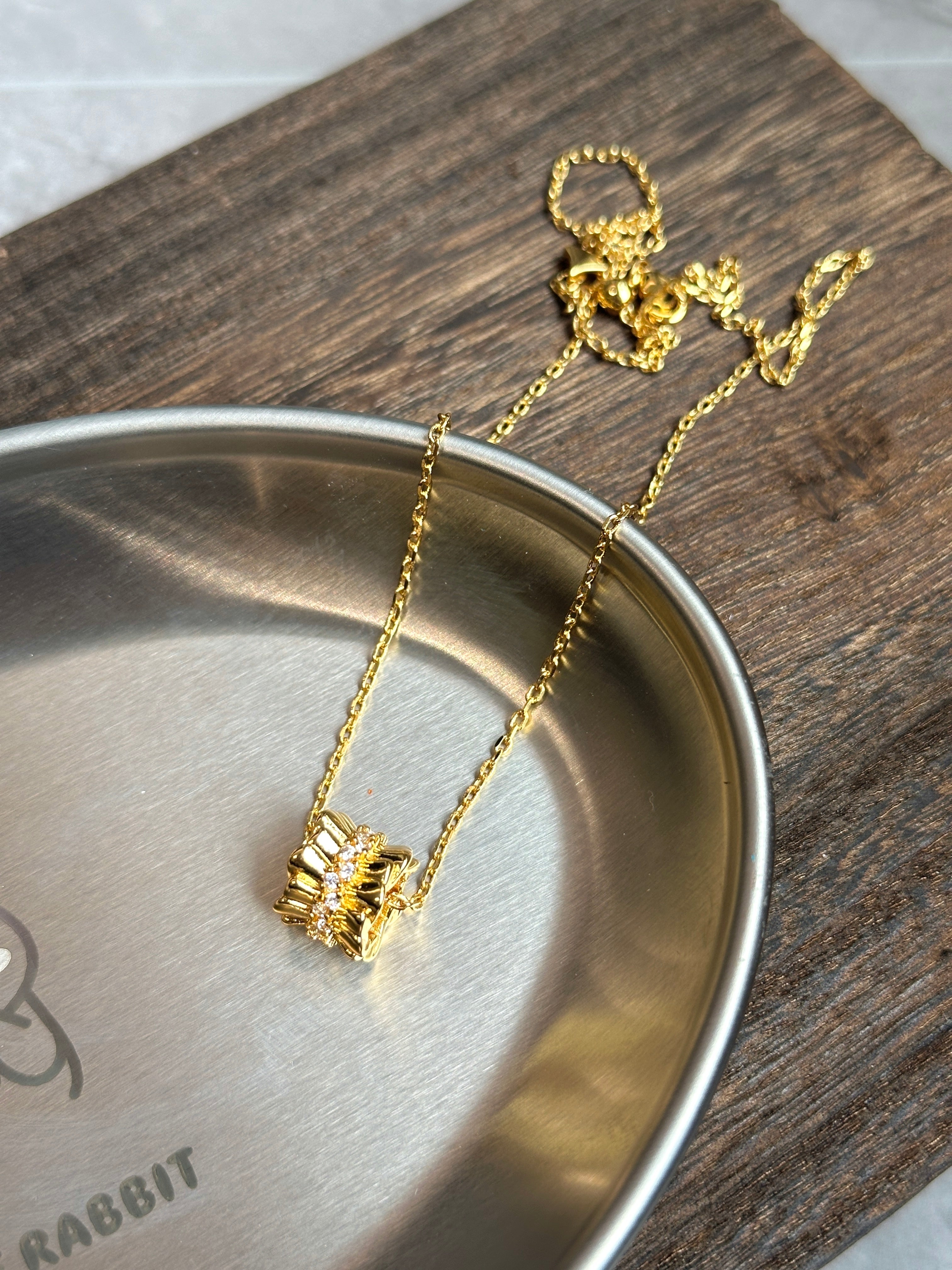 Gilded Surprise - Halfhalf Jewelry