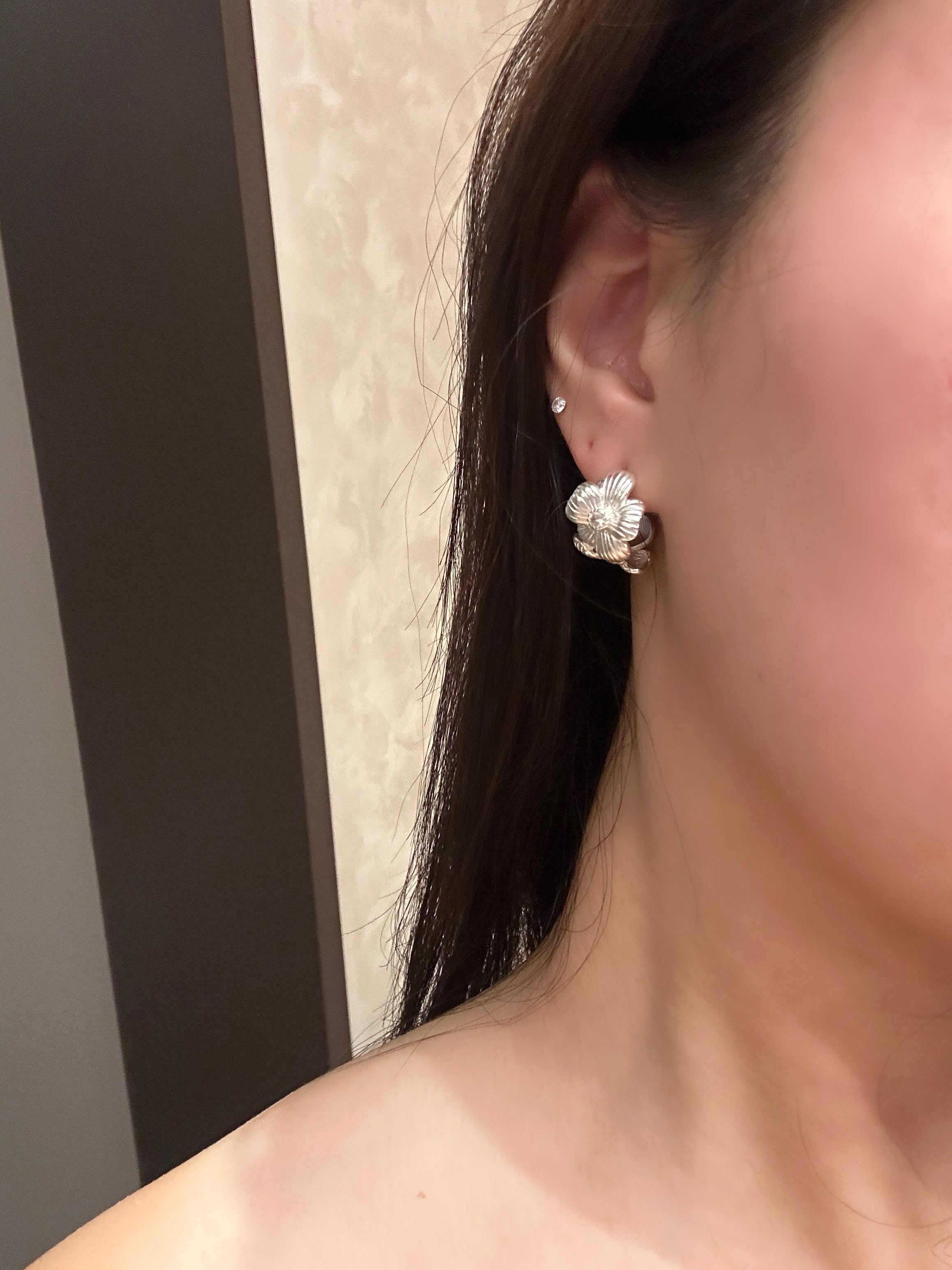 Silver Petal Bloom Hoop - Halfhalf Jewelry