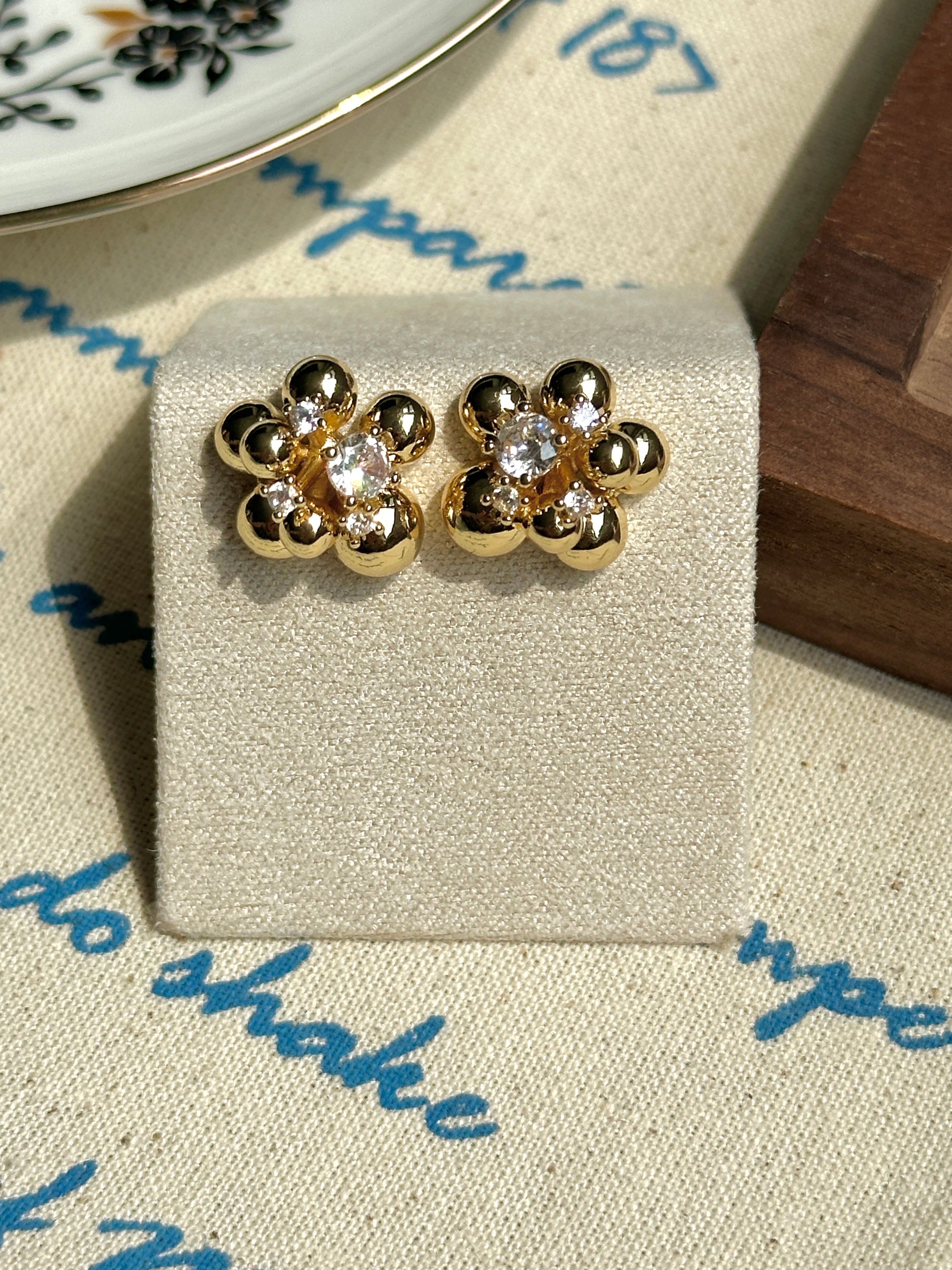 The Balloon - Halfhalf Jewelry